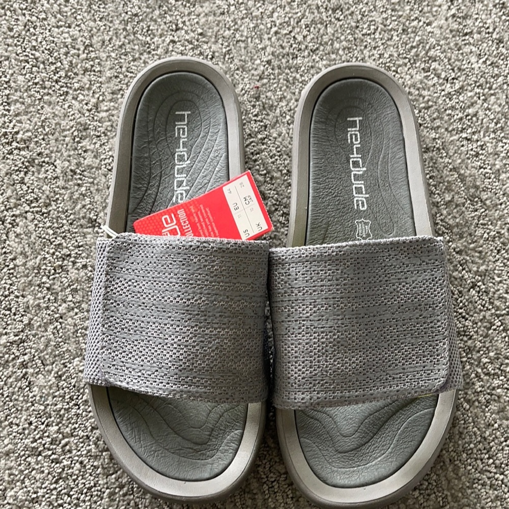 Hey dude slides size 11
